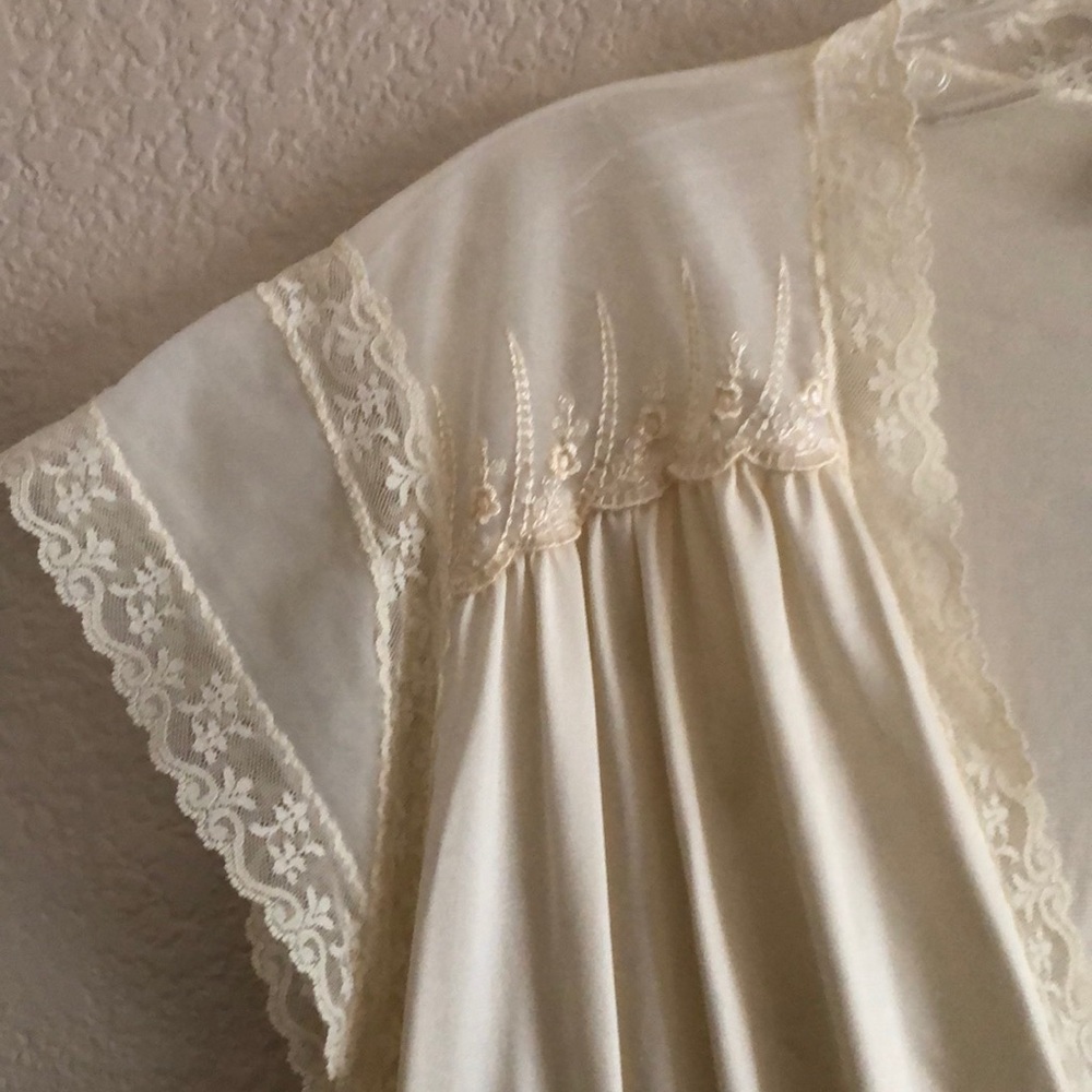 Vintage Maxi Robe - Picture 3 of 6